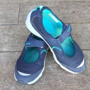 Vionic slip on Velcro town errand running shoes⭐️